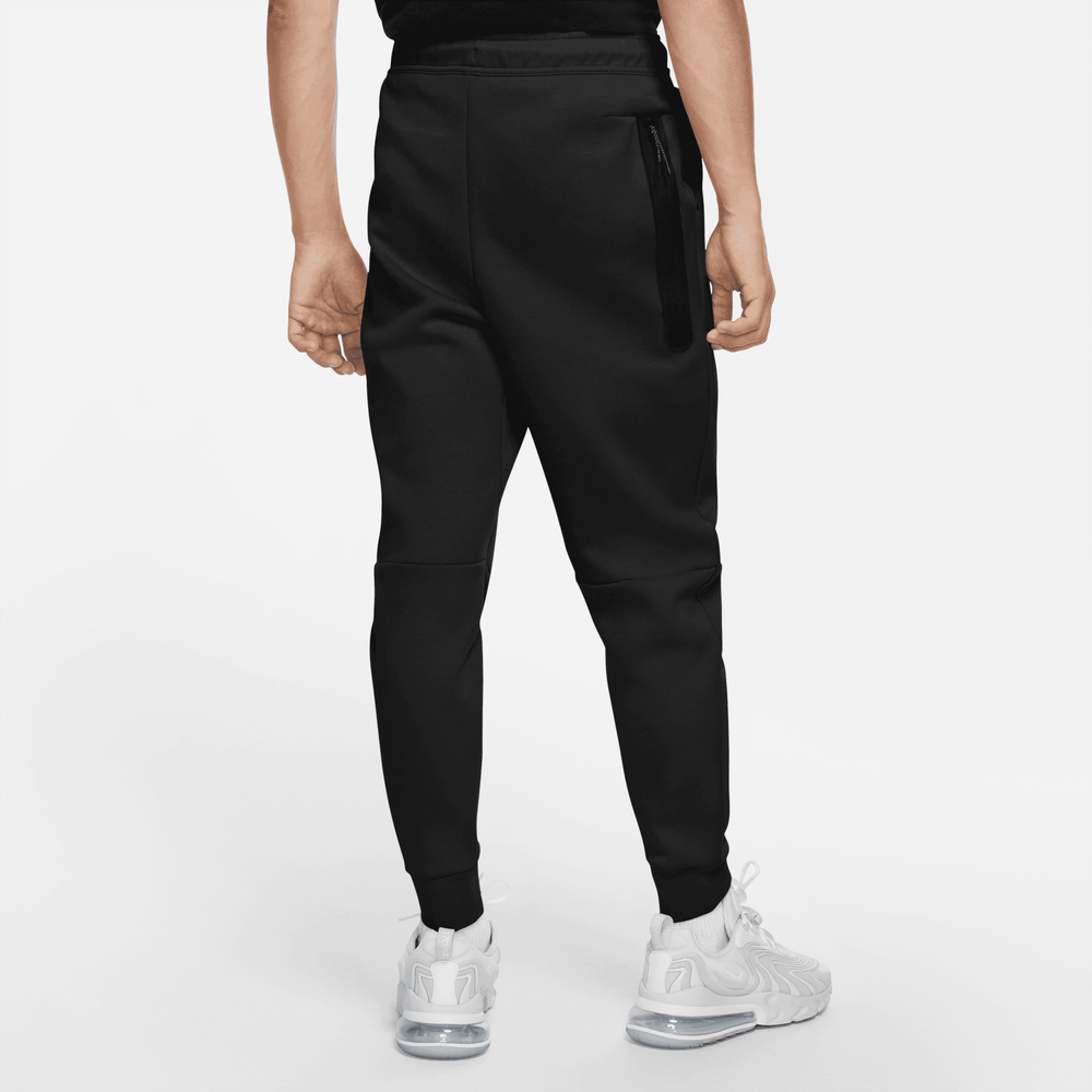 Nike Sportswear Tech Fleece In Black | CNTRBND