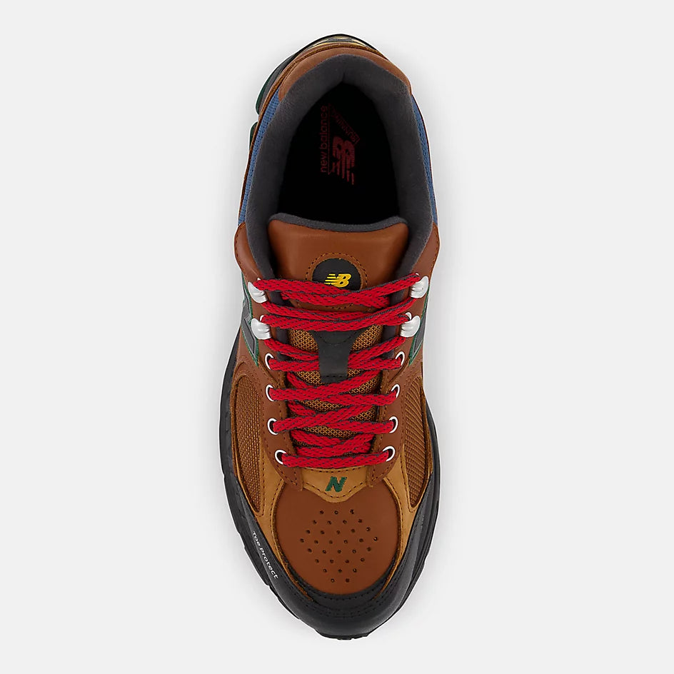 2002R Hiking Pack Sneaker In Brown/Red - CNTRBND